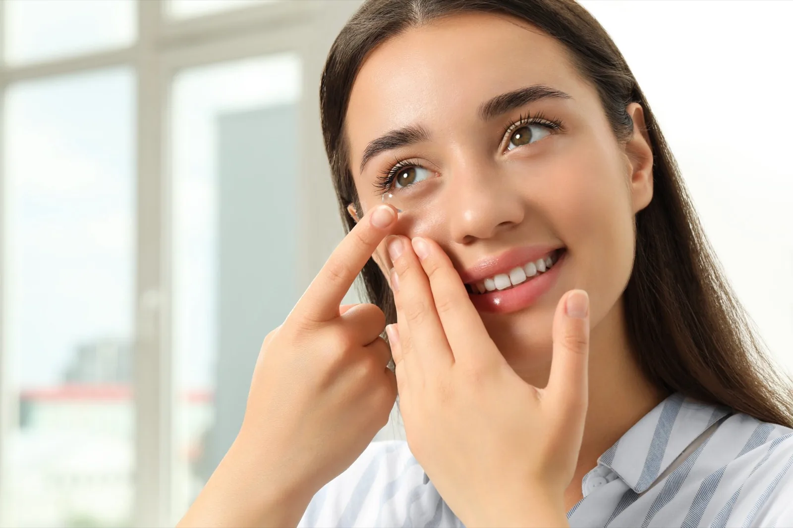 How Do Contact Lenses Work?