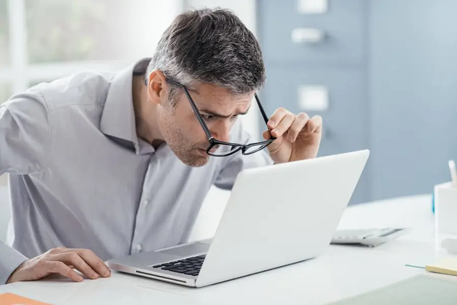 The Symptoms and Treatment of Farsightedness